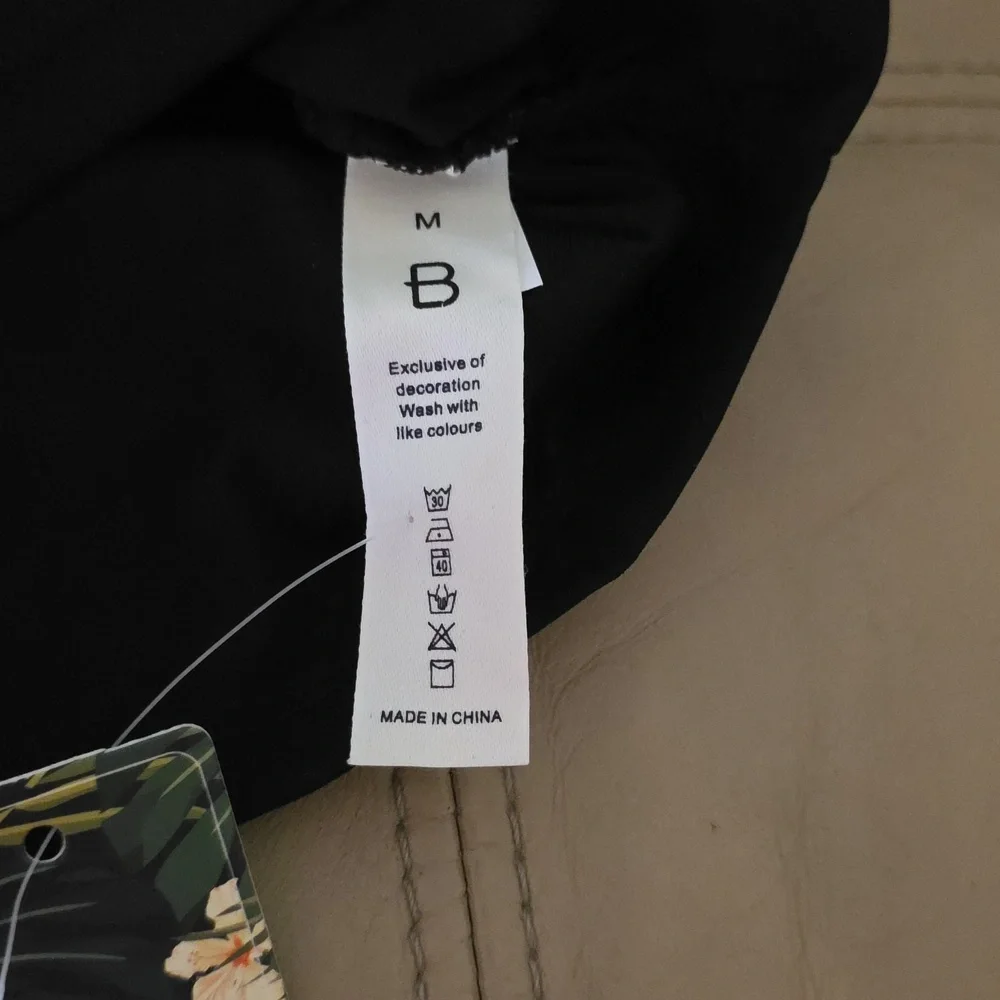 NWT Chic Black Swin Suit Halter Top - Picture 4 of 6